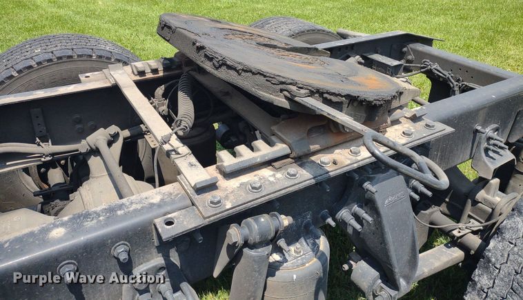 image for item LL9054 2014 Freightliner Cascadia  semi truck