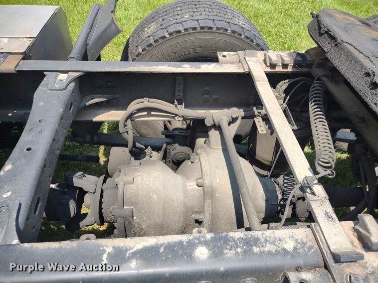 image for item LL9054 2014 Freightliner Cascadia  semi truck