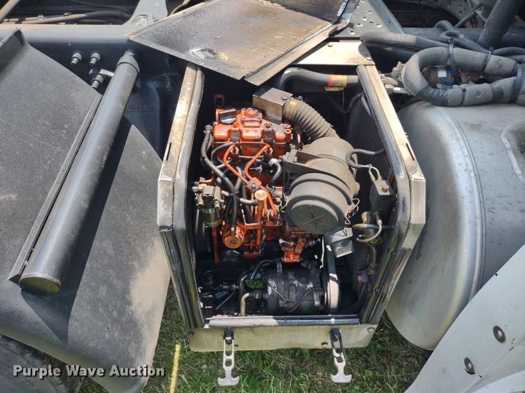 image for item LL9054 2014 Freightliner Cascadia  semi truck