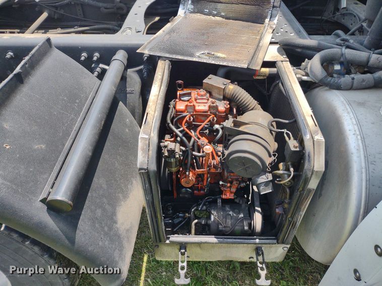 image for item LL9054 2014 Freightliner Cascadia  semi truck