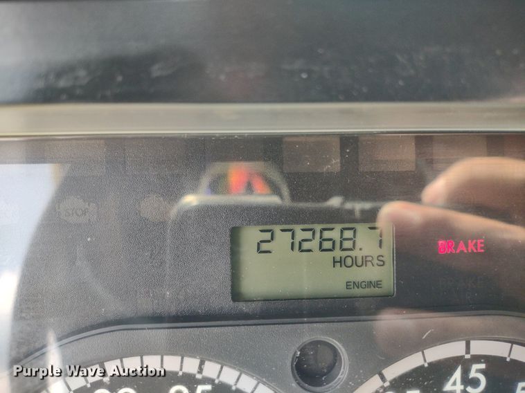 image for item LL9054 2014 Freightliner Cascadia  semi truck