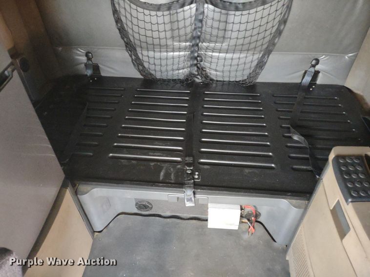 image for item LL9054 2014 Freightliner Cascadia  semi truck