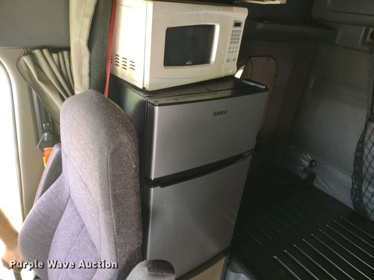 image for item LL9054 2014 Freightliner Cascadia  semi truck