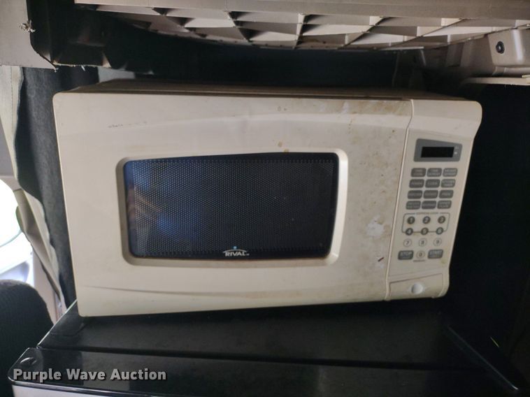 image for item LL9054 2014 Freightliner Cascadia  semi truck