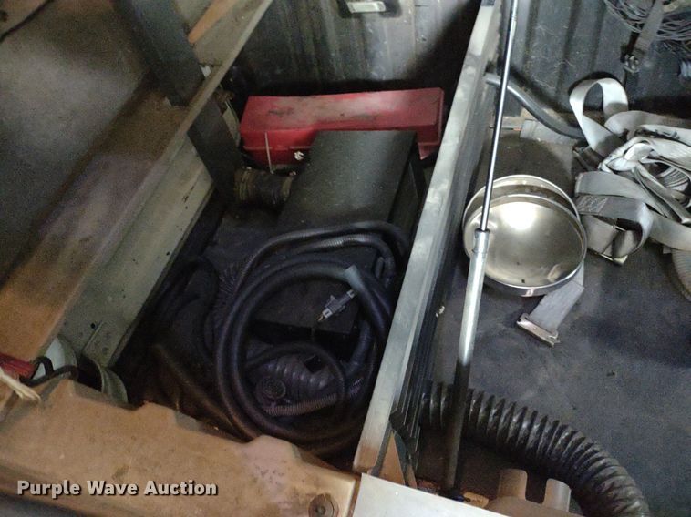 image for item LL9054 2014 Freightliner Cascadia  semi truck