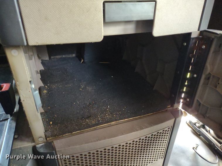 image for item LL9054 2014 Freightliner Cascadia  semi truck