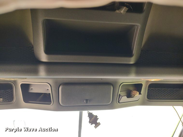 image for item LL9054 2014 Freightliner Cascadia  semi truck