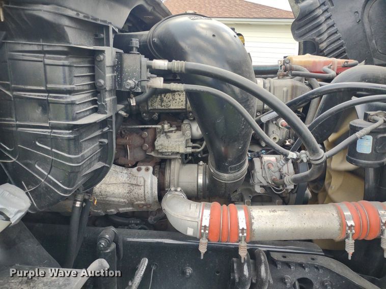 image for item LL9054 2014 Freightliner Cascadia  semi truck