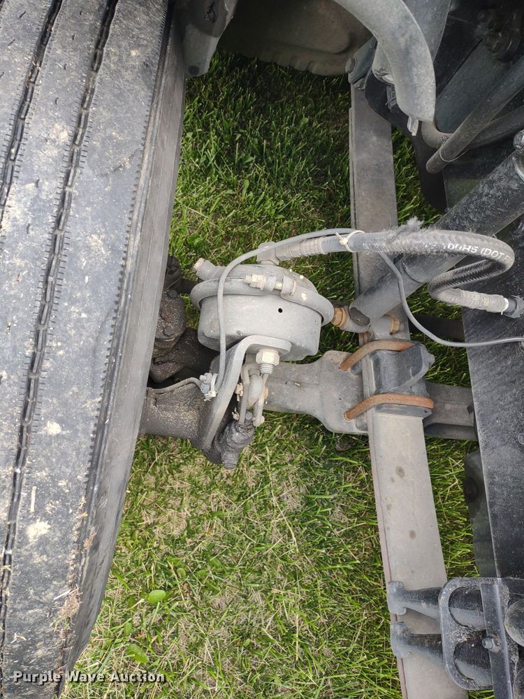 image for item LL9054 2014 Freightliner Cascadia  semi truck