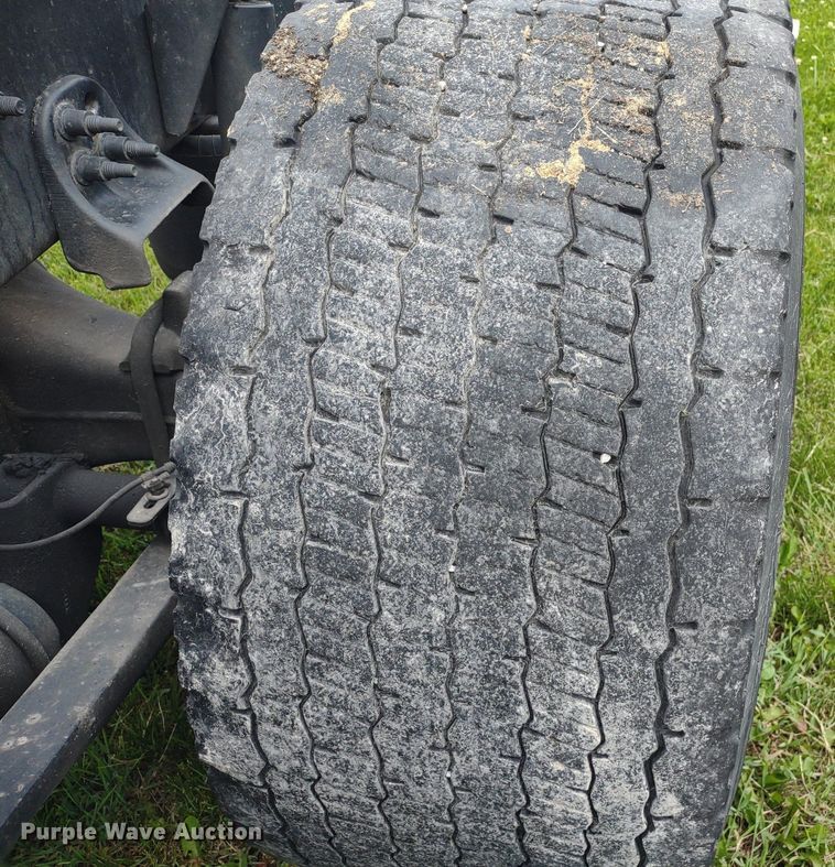 image for item LL9054 2014 Freightliner Cascadia  semi truck