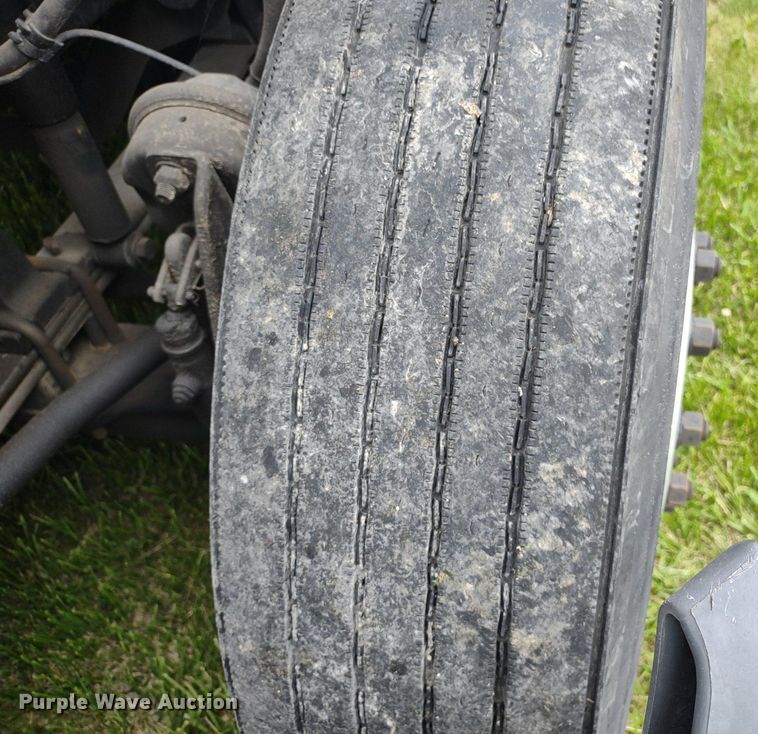 image for item LL9054 2014 Freightliner Cascadia  semi truck