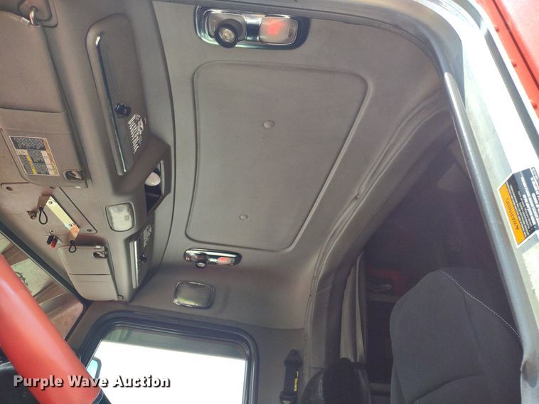 image for item LL9055 2013 Peterbilt 386  semi truck