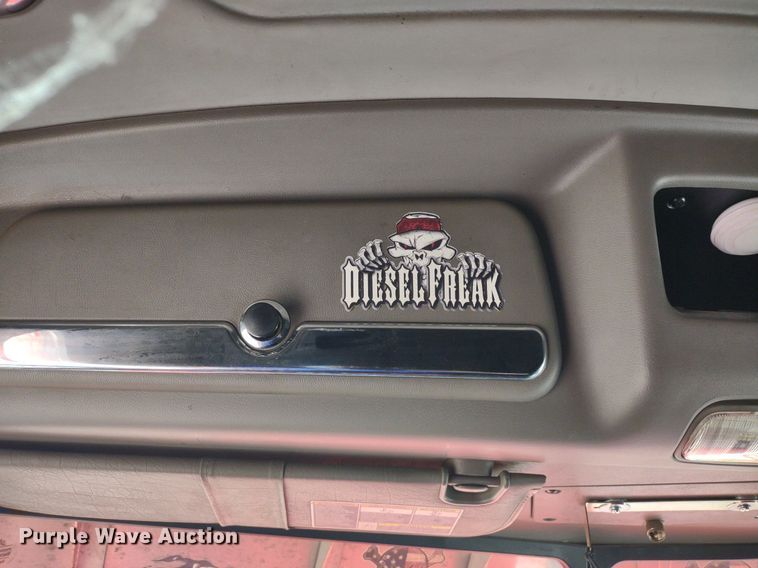 image for item LL9055 2013 Peterbilt 386  semi truck