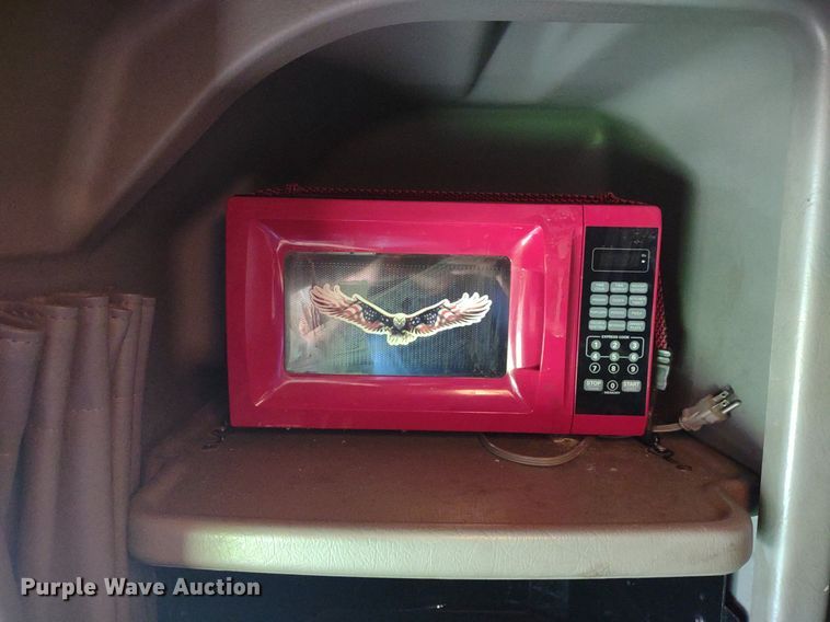 image for item LL9055 2013 Peterbilt 386  semi truck