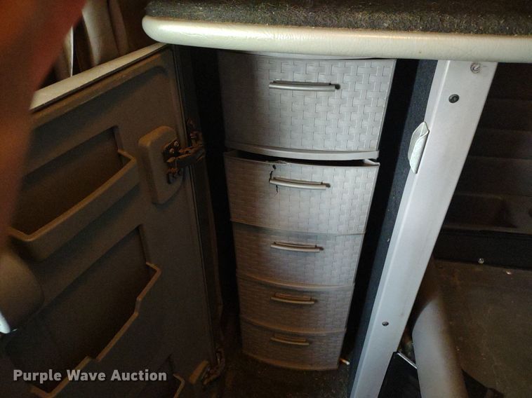 image for item LL9055 2013 Peterbilt 386  semi truck