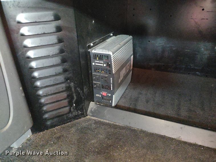 image for item LL9055 2013 Peterbilt 386  semi truck