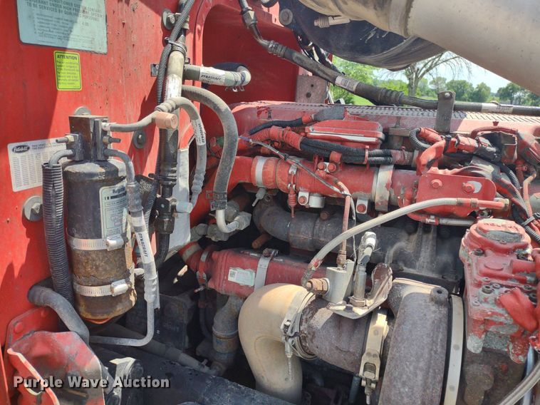 image for item LL9055 2013 Peterbilt 386  semi truck