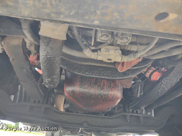 image for item LL9055 2013 Peterbilt 386  semi truck