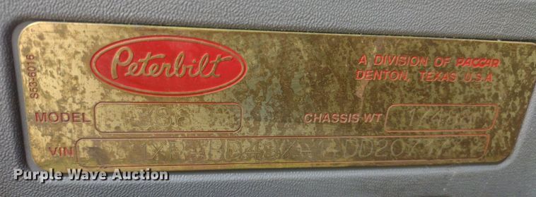 image for item LL9055 2013 Peterbilt 386  semi truck