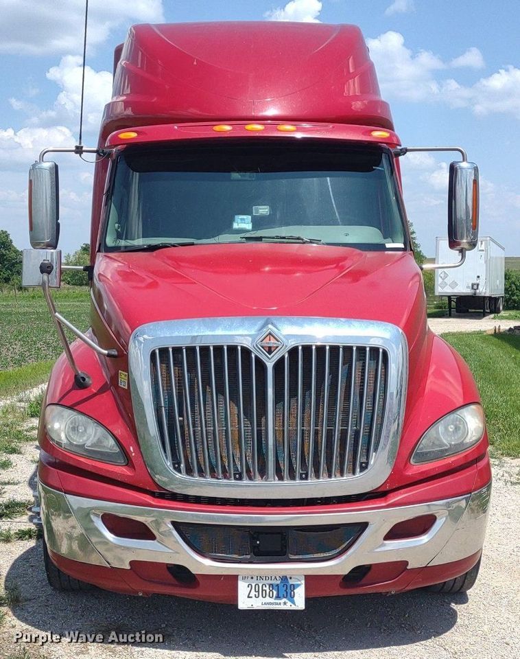 image for item LL9056 2014 International ProStar 122  semi truck