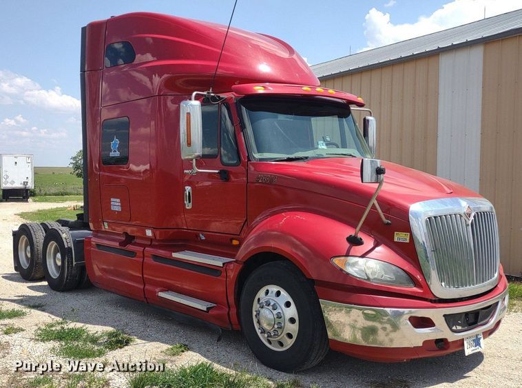 image for item LL9056 2014 International ProStar 122  semi truck