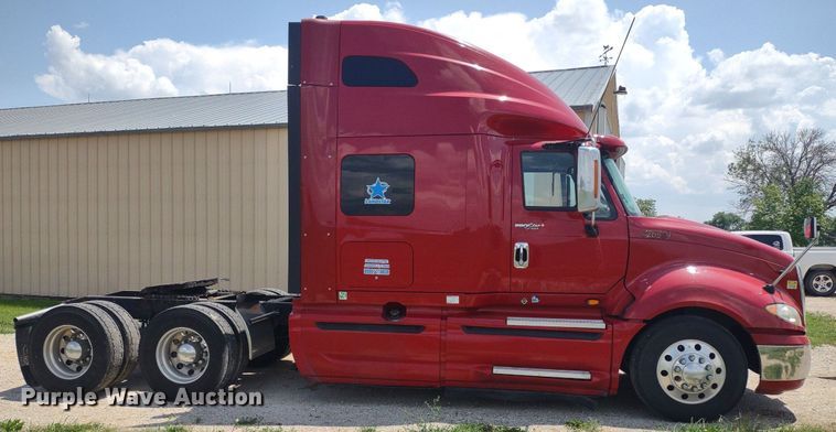 image for item LL9056 2014 International ProStar 122  semi truck