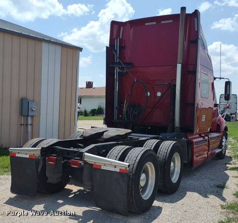 image for item LL9056 2014 International ProStar 122  semi truck