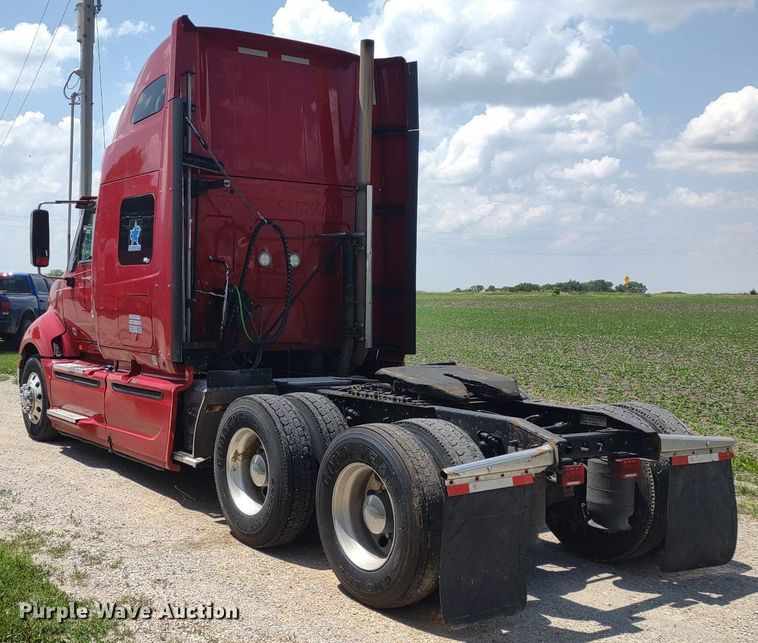 image for item LL9056 2014 International ProStar 122  semi truck