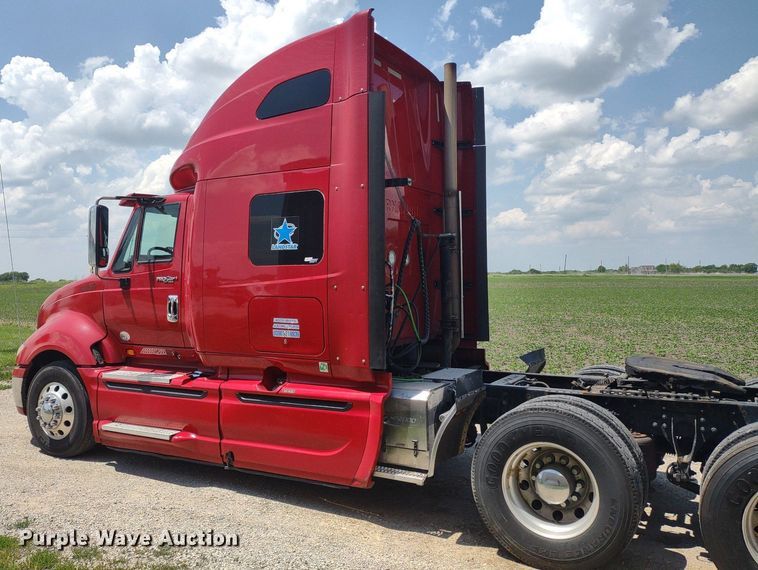 image for item LL9056 2014 International ProStar 122  semi truck