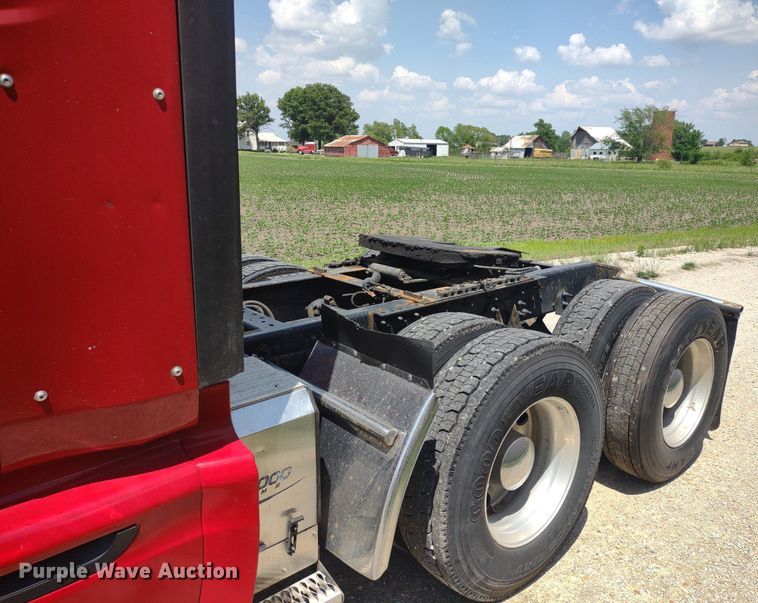 image for item LL9056 2014 International ProStar 122  semi truck