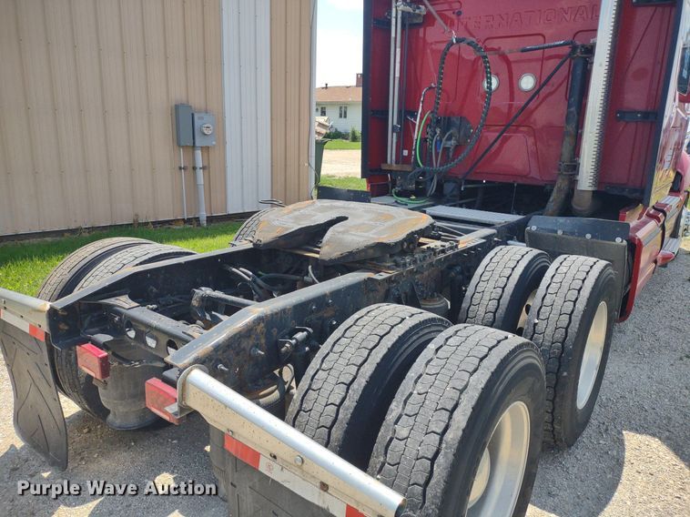 image for item LL9056 2014 International ProStar 122  semi truck