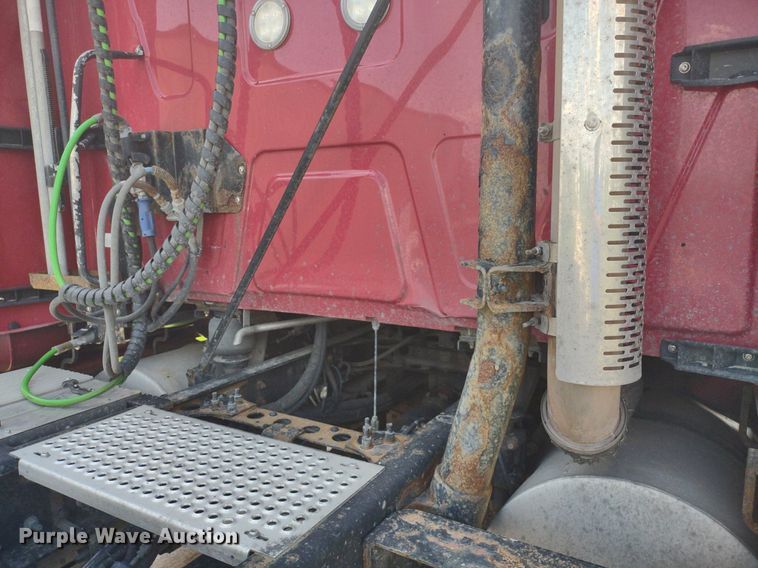 image for item LL9056 2014 International ProStar 122  semi truck