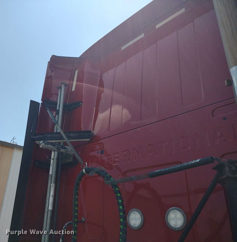 image for item LL9056 2014 International ProStar 122  semi truck