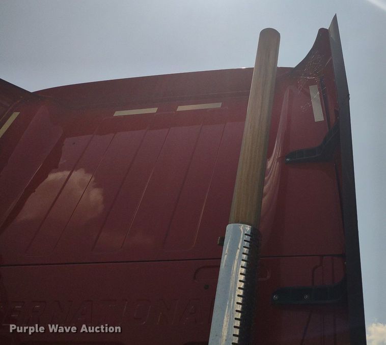 image for item LL9056 2014 International ProStar 122  semi truck