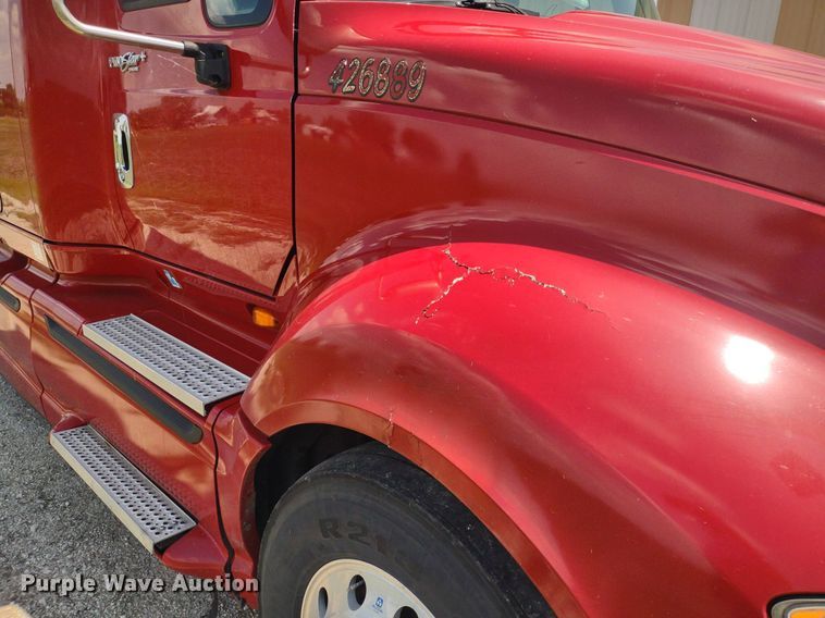 image for item LL9056 2014 International ProStar 122  semi truck