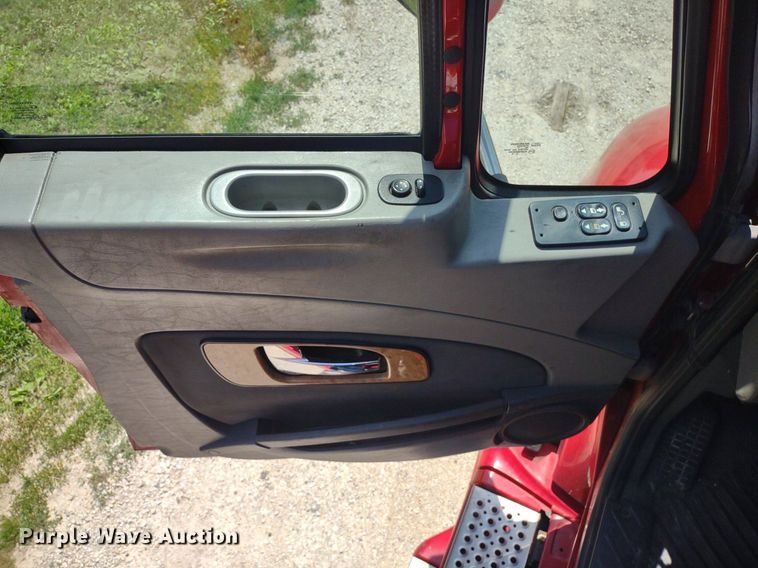 image for item LL9056 2014 International ProStar 122  semi truck