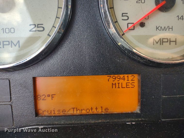 image for item LL9056 2014 International ProStar 122  semi truck