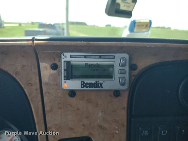 image for item LL9056 2014 International ProStar 122  semi truck