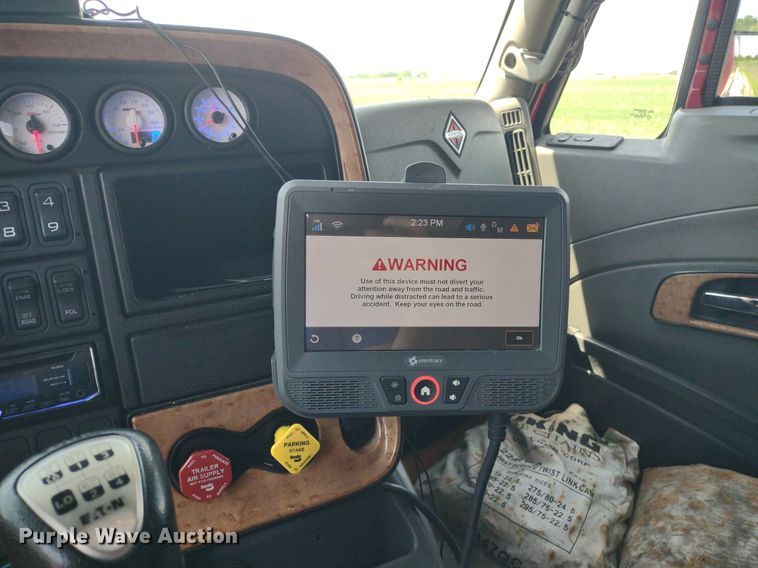 image for item LL9056 2014 International ProStar 122  semi truck