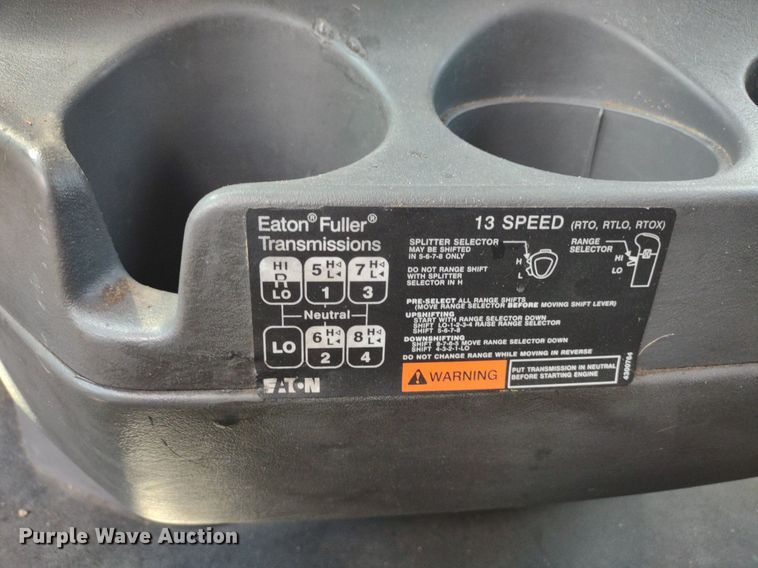 image for item LL9056 2014 International ProStar 122  semi truck