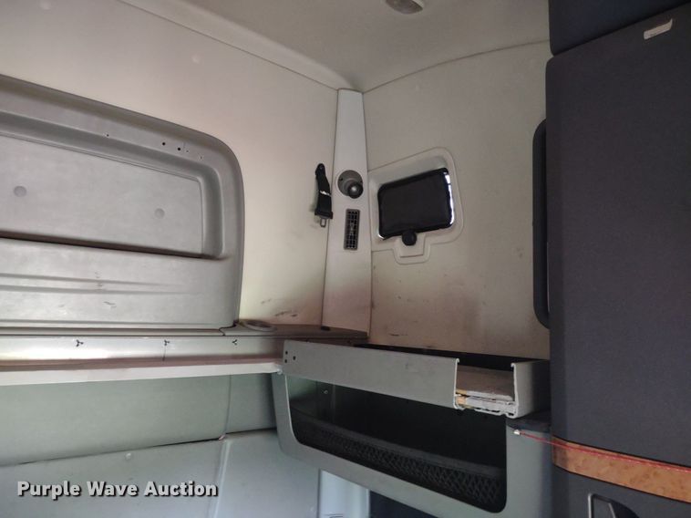 image for item LL9056 2014 International ProStar 122  semi truck