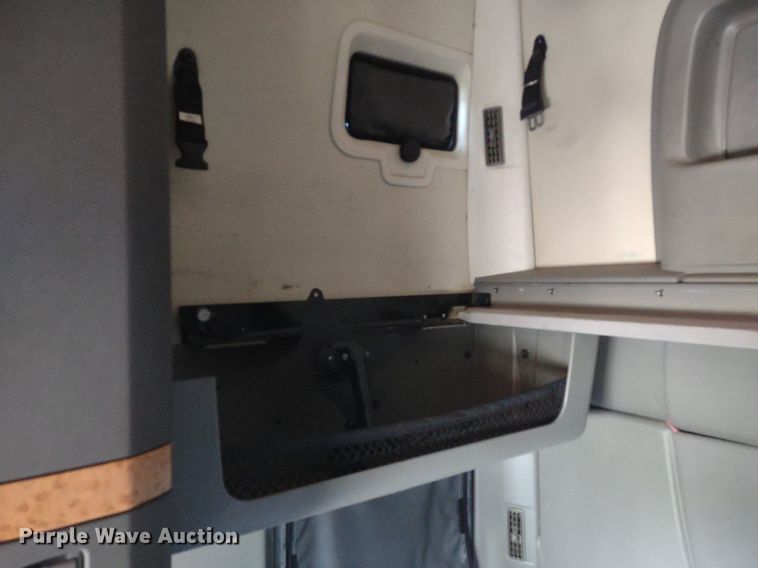 image for item LL9056 2014 International ProStar 122  semi truck