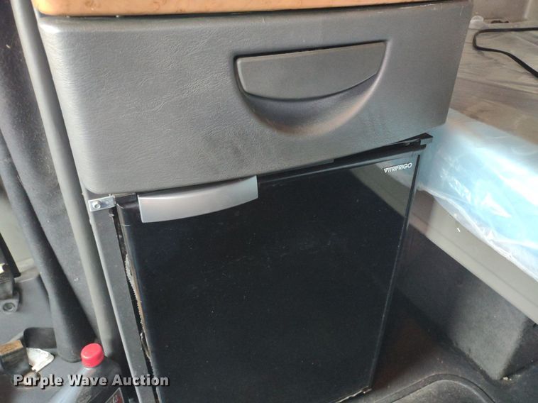 image for item LL9056 2014 International ProStar 122  semi truck