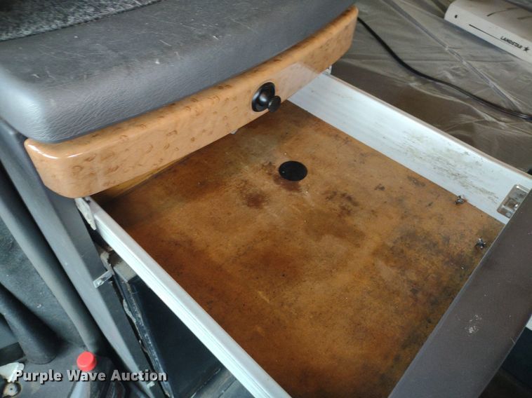 image for item LL9056 2014 International ProStar 122  semi truck