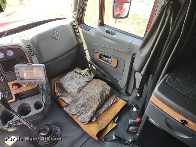 image for item LL9056 2014 International ProStar 122  semi truck