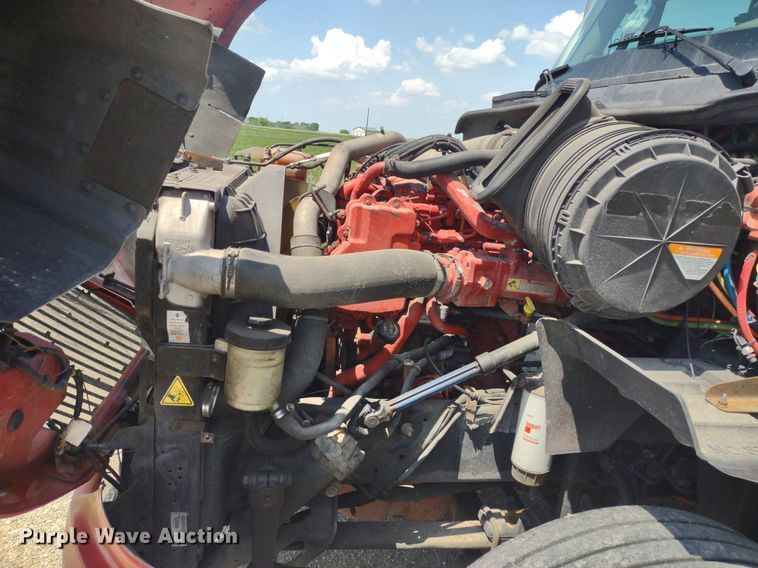 image for item LL9056 2014 International ProStar 122  semi truck