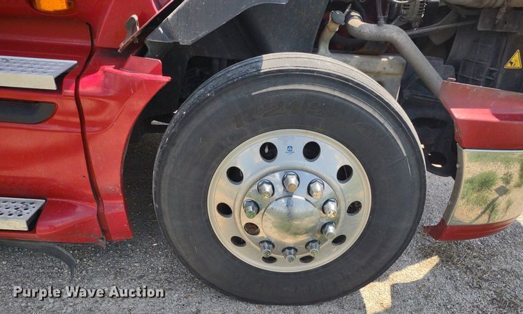 image for item LL9056 2014 International ProStar 122  semi truck