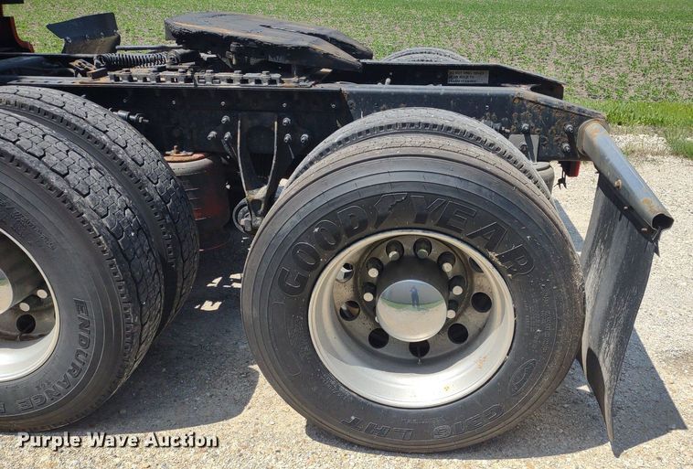 image for item LL9056 2014 International ProStar 122  semi truck