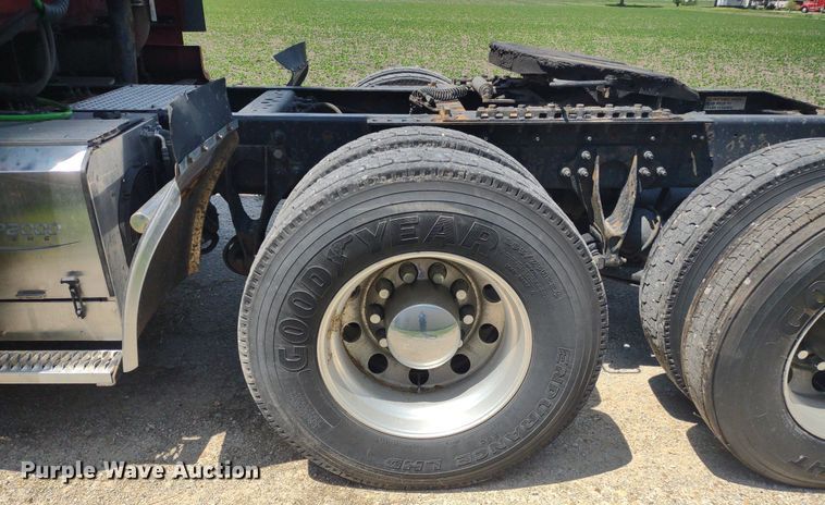 image for item LL9056 2014 International ProStar 122  semi truck