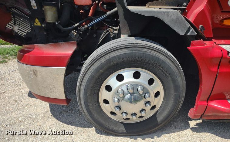 image for item LL9056 2014 International ProStar 122  semi truck